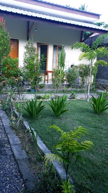 Herry Homestay Kuta  Exteriör bild